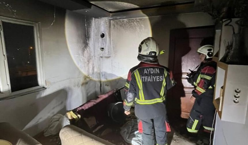 Aydın’da ev yangını paniği: Biri çocuk 2 kişi hastaneye kaldırıldı