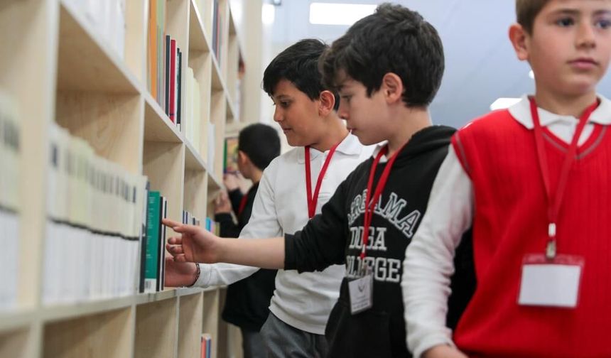 İzmir Aliağa’da Kütüphane Haftası coşkusu: Aziz Sancar Kütüphanesi öğrencilerle doldu