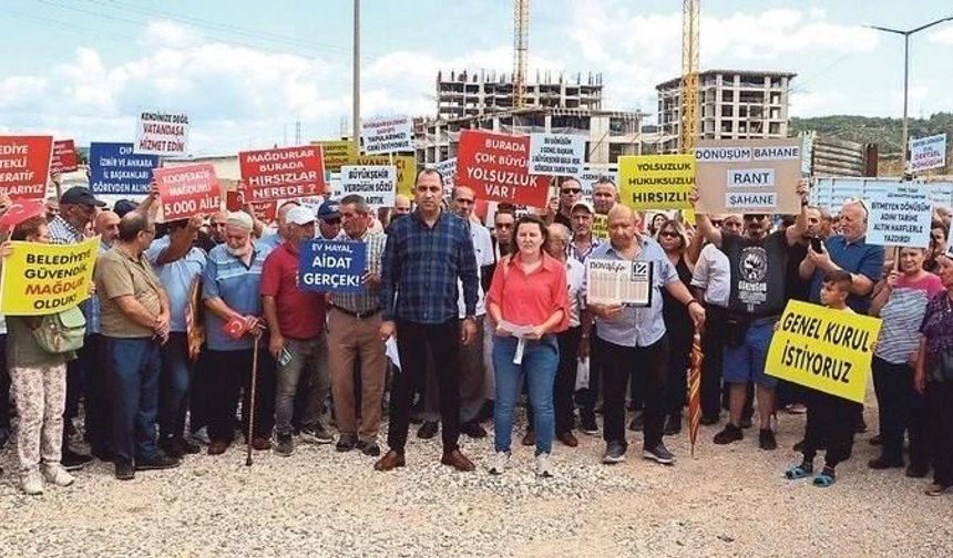 İzmir Karabağlar'da Uzundere Kentsel Dönüşüm dramı! "İnsanlar evini görmeden ölüyor"