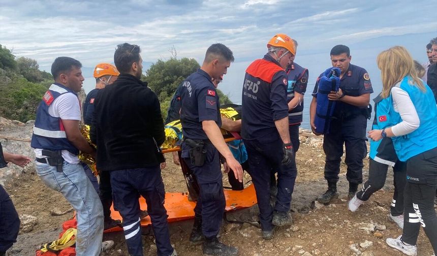 İzmir’de vadide mahsur kalan jandarma personeli kurtarıldı!