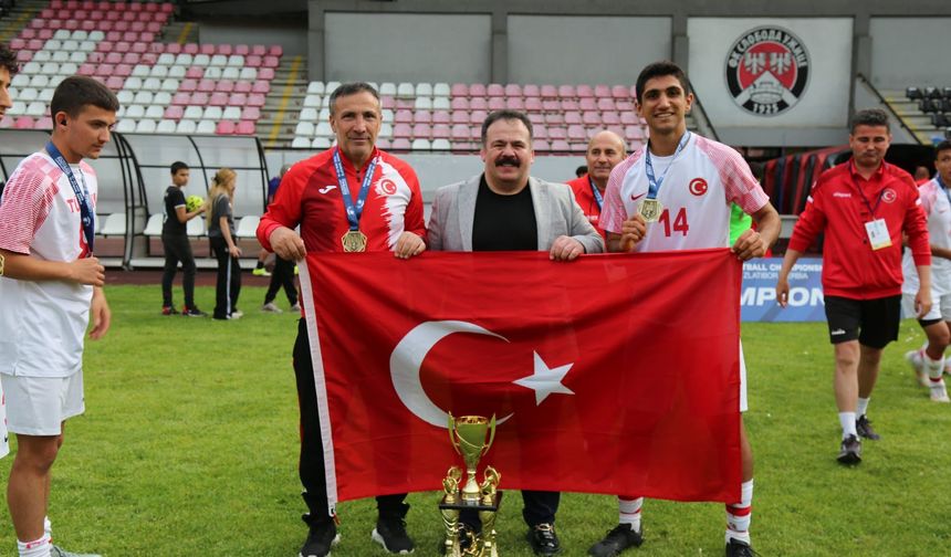 Aliağa FK'nın genç cevheri tarih yazdı: Semih Ayriç İzmir ve Bergama’nın gururu oldu!