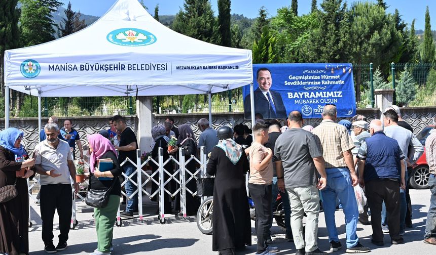 Arife gününde yalnız değiller: Büyükşehir’den 17 ilçede gönül köprüsü