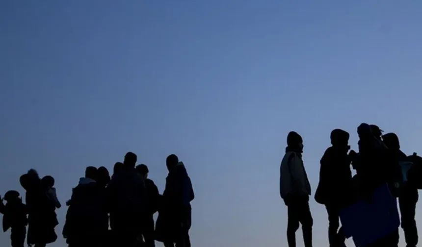 Çeşme’de göçmen kaçakçılığı operasyonu: 21 düzensiz göçmen yakalandı