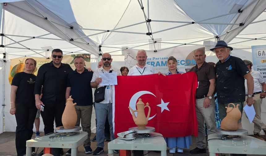 8 bin yıllık gelenek Menemen Çömlekçiliği Fransa'da tarihi başarıya imza attı