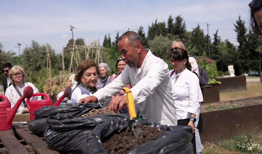 İzmir'de yeni dönem! Evsel atıklar toprağa can olacak