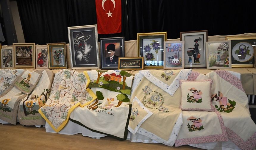 Kadın emeği ve geri dönüşüm bir arada: ADD Bornova’dan renk cümbüşü sergi