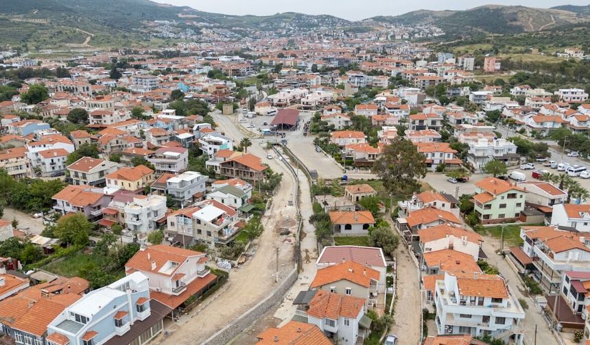 Yeni Foça kabustan kurtuldu: Tarihi köprü korundu, sel riski tarihe gömüldü