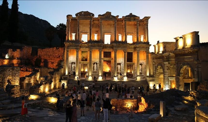 Efes Antik Kenti’nde gece müzeciliği yeniden başladı!