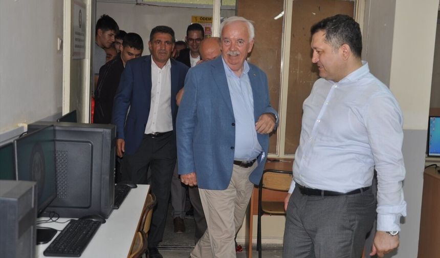 İş dünyasından gençlere dijital destek: Ödemiş Ticaret Borsası okulun altyapısını güçlendirdi