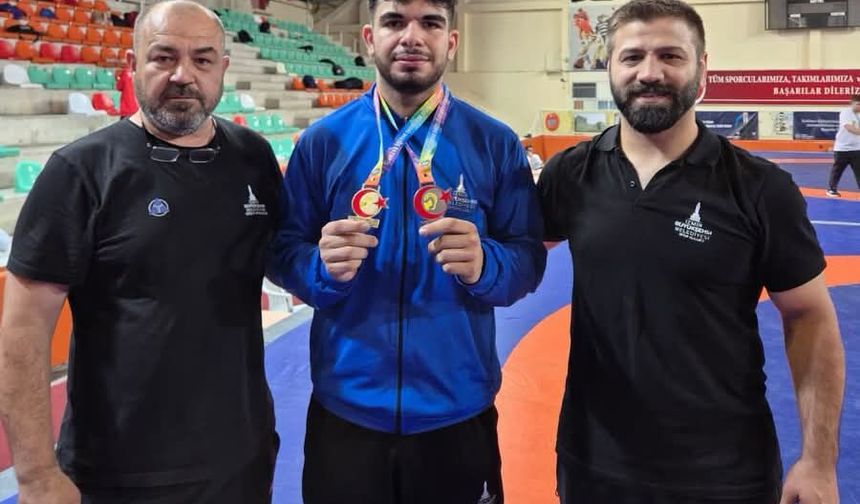 İzmirli sporcular turnuvaya damga vurdu!