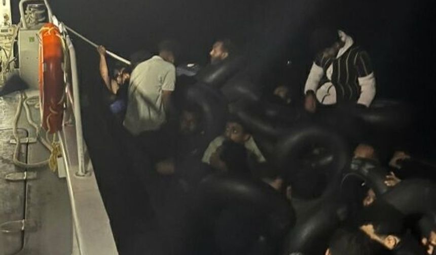 İzmir açıklarında 45 düzensiz göçmen yakalandı!