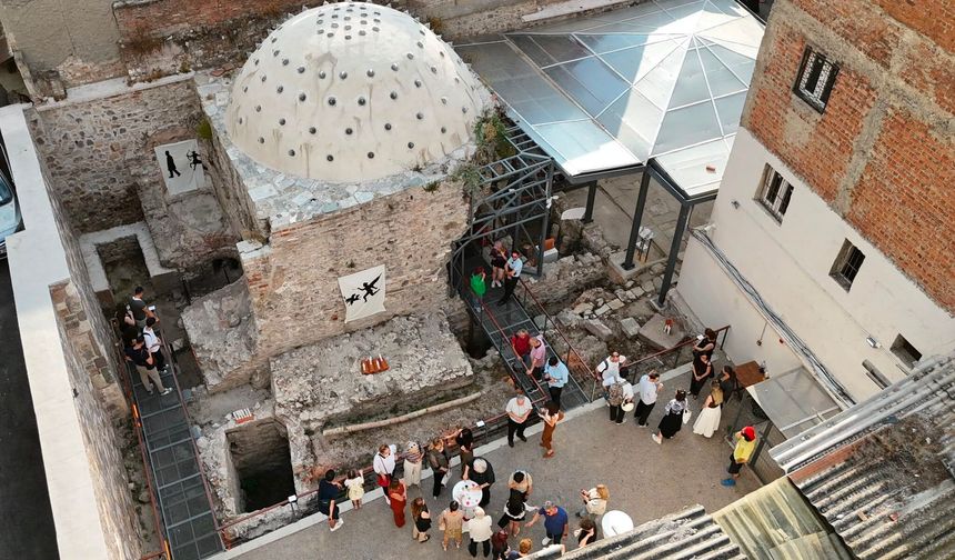 Tarihi Kıllıoğlu Hamamı "Görünmeyen Formlar" sergisiyle kapılarını açtı!