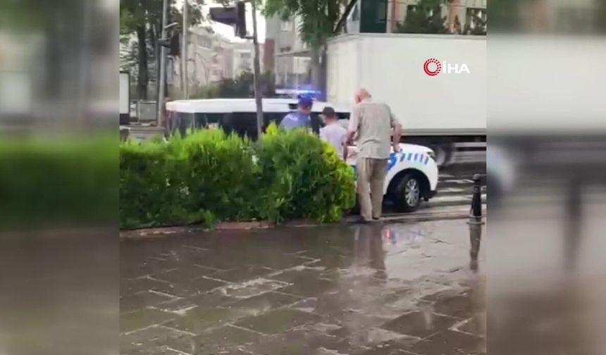 Kimliğini kaybeden öğrencinin imdadına polis yetişti!