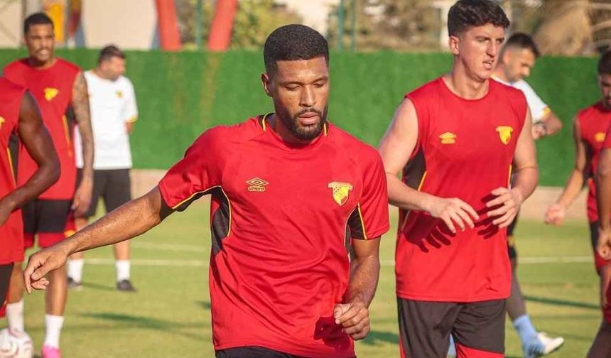 Göztepe'de yeni sezon mesaisi başladı! İlk antrenman Stoilov yönetiminde yapıldı