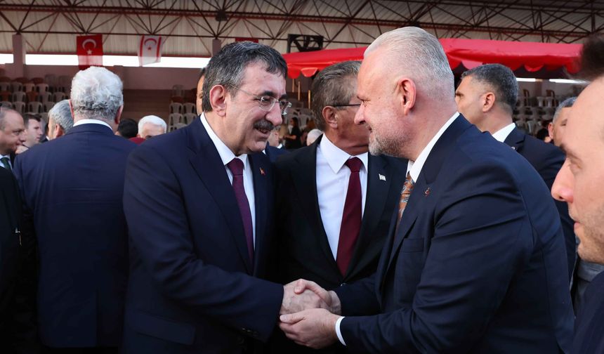 Menemen Belediye Başkanı Aydın Pehlivan, KKTC'deki 20 Temmuz törenlerine katıldı!