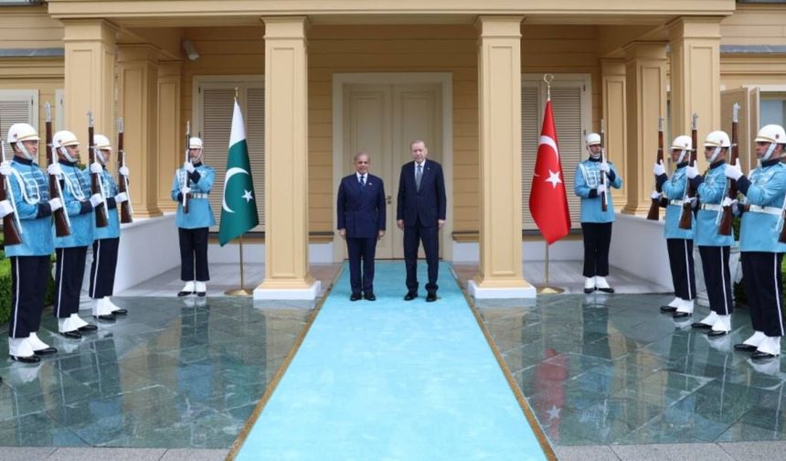 Cumhurbaşkanı Erdoğan, Pakistan Başbakanı Şerif’i resmi törenle karşıladı