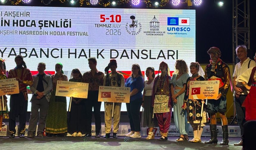 Efes Selçuk Halk Oyunları Akşehir'de göz kamaştırdı!