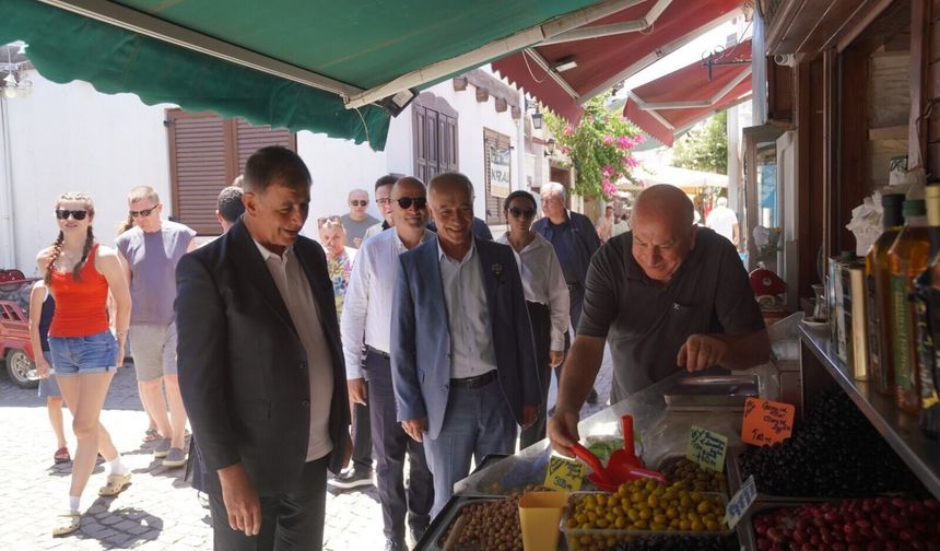 Başkan Tugay Seferihisar’ı ziyaret etti: ‘İlçelerimizle omuz omuza çalışmayı önemsiyoruz’