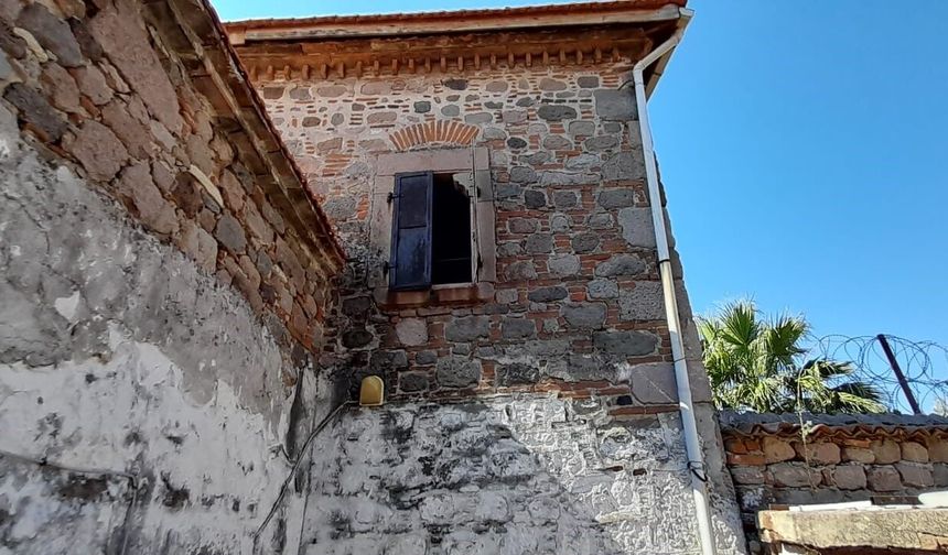 İzmir Bergama'da Zeus Sunağı'nı kaçıran arkeoloğun evi satışta!