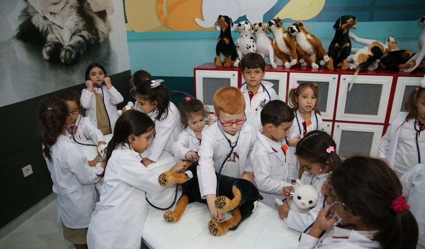 Karşıyaka'da çocuklar yaz tatilini dolu dolu geçiriyor! İşte program...