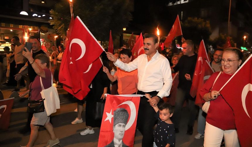 Dikili’de Zafer Bayramı coşkusu doruğa çıktı!