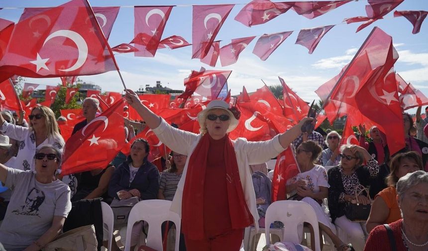 İzmir’de 30 Ağustos coşkusu ilçelere taşınıyor! İşte konser programı