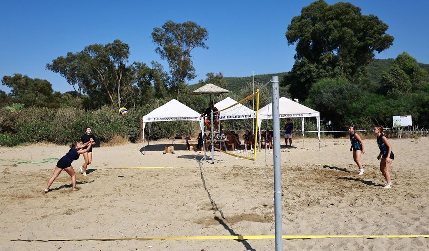 Efes Selçuk’ta Zafer Kupası heyecanı: Voleybolun şampiyonları belli oldu
