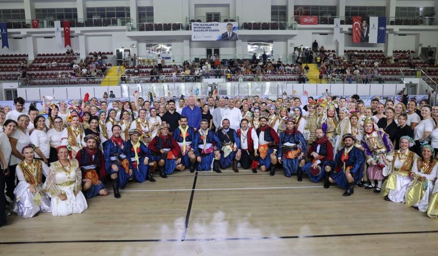 İzmir’de Balkan rüzgarı: Büyükşehir’in dans kursunda coşkulu final