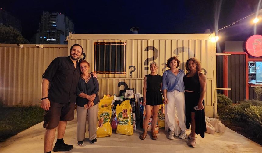 İzmir'de Dünya Köpek Günü’nde örnek dayanışma: 600 kilo mama toplandı!