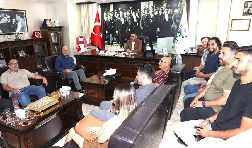 İzmirli Şanlıurfalılar'dan Başkan Yıldız'a 'Geçmiş olsun' ziyareti