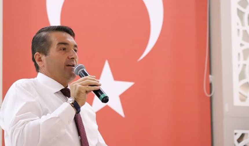 Saruhanlı Belediye Başkanı Ekrem Cıllı üzüm makinesine elini kaptırdı