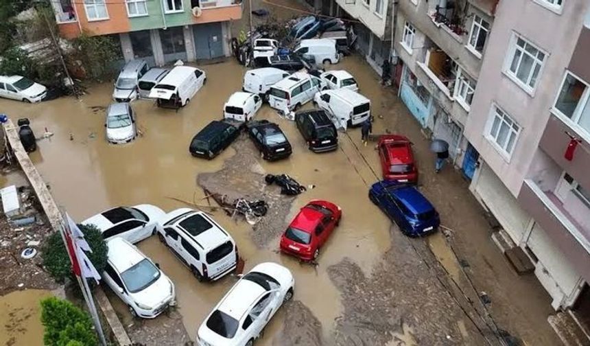 İstanbul’daki sel felaketinde can kaybı 3’e yükseldi: 5 kişi aranıyor