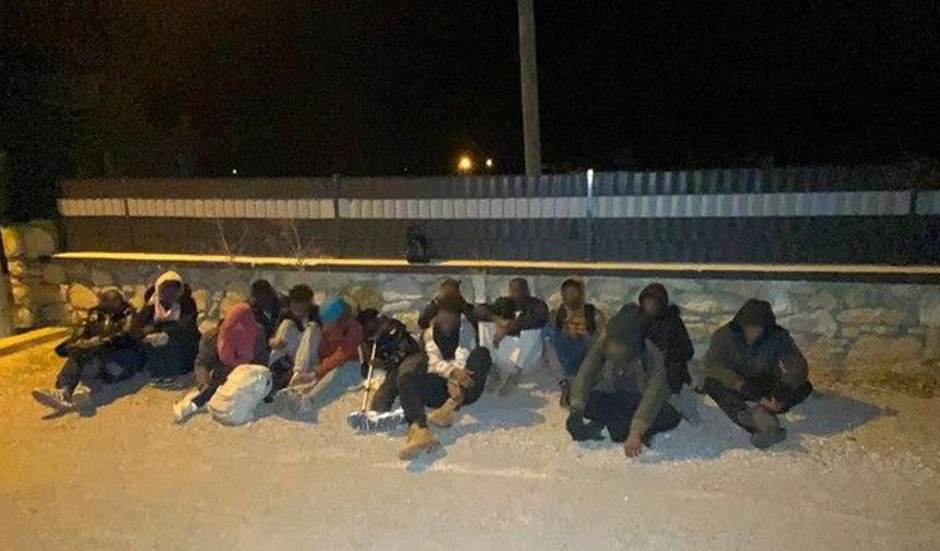 İzmir Urla'da 16 düzensiz göçmen yakalandı!