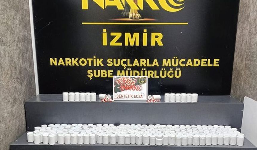 İzmir’de uyuşturucu operasyonu: Toprağa gömülü 17 bin 528 hap bulundu