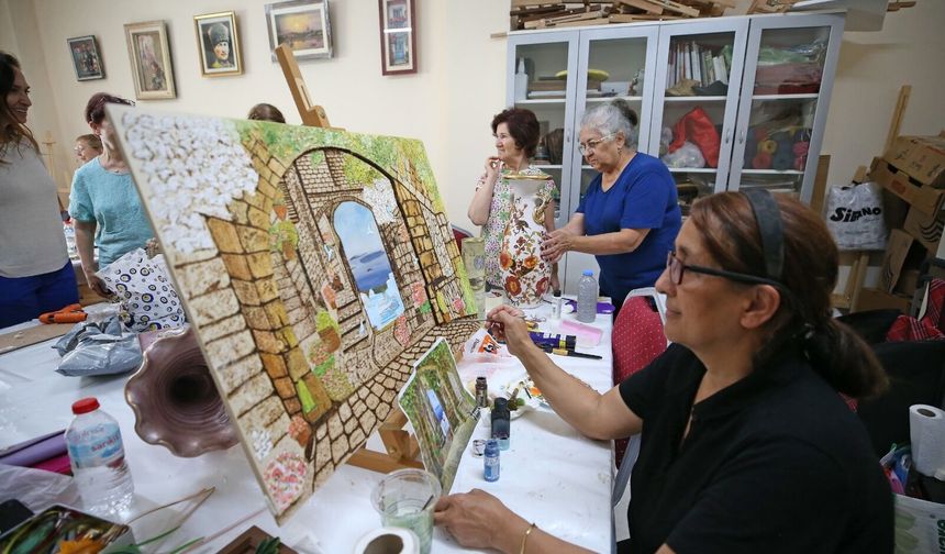 Karşıyaka’da ücretsiz kurs kayıtları başladı: Mahalle merkezlerinde yeni sezon heyecanı