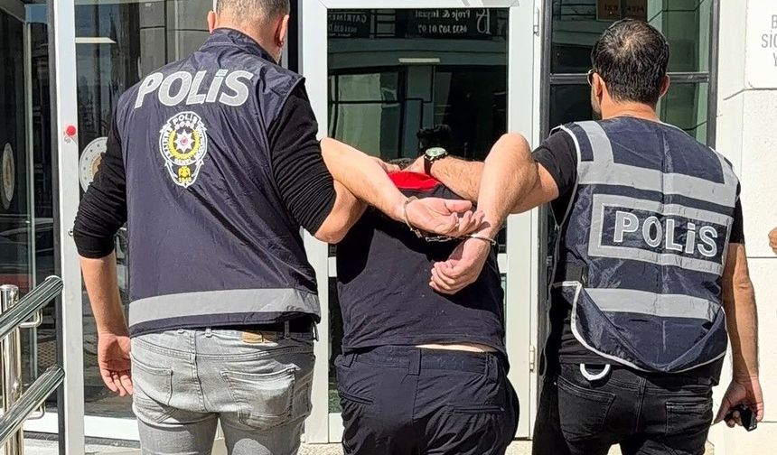 Seferihisar’da itfaiyeci dehşeti: Eski sevgilisinin evini benzinle yaktı!