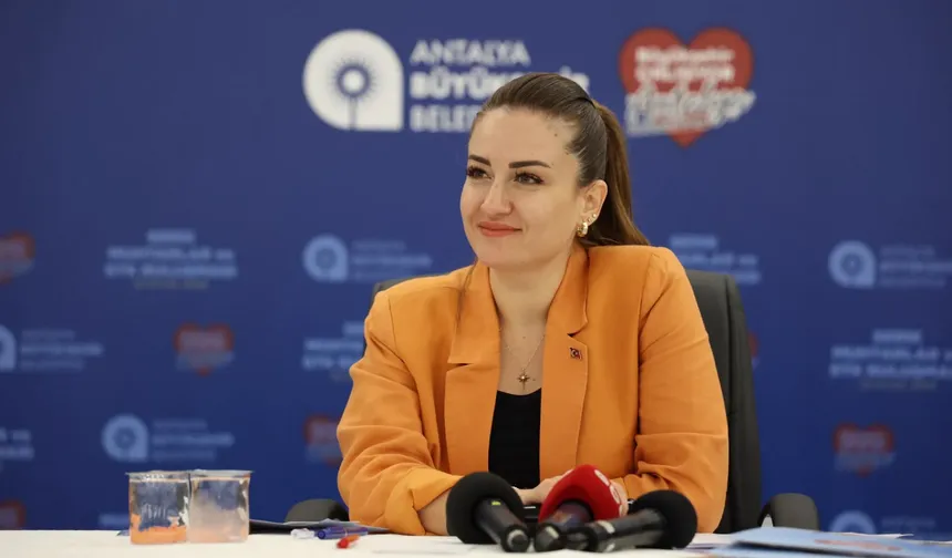 Sinan Burhan tarih verip açıkladı: İşte, AK Parti'ye geçeceği öne sürülen o Büyükşehir!