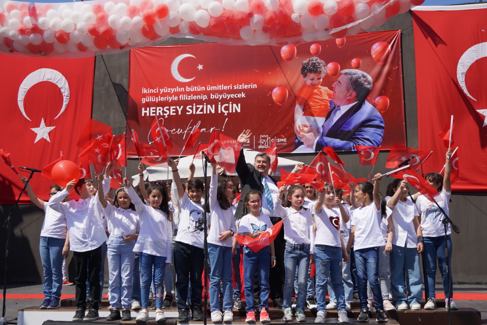 Çeşme'de 23 Nisan coşkusu doruğa ulaştı3