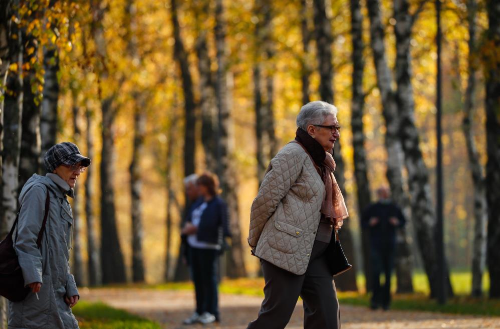 10 bin adıma kadar yürüyüş yapmak kalp rahatsızlığı riskini de azaltmaya yardımcı oluyor