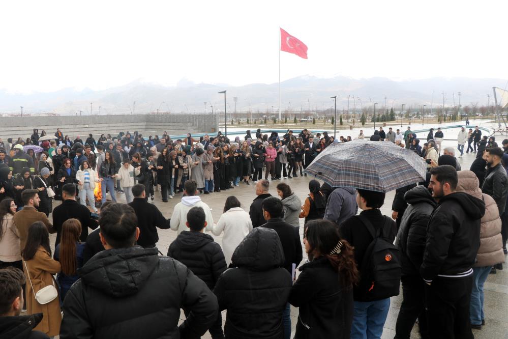  Nevruz Bayramı kutlamaları renkli görüntüler oluşturdu