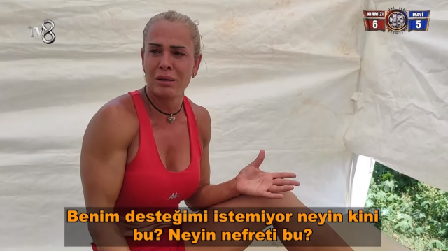 Nagihan: "Düşmanım Denilen Kadının Bile Yanında Koşuyorum!"