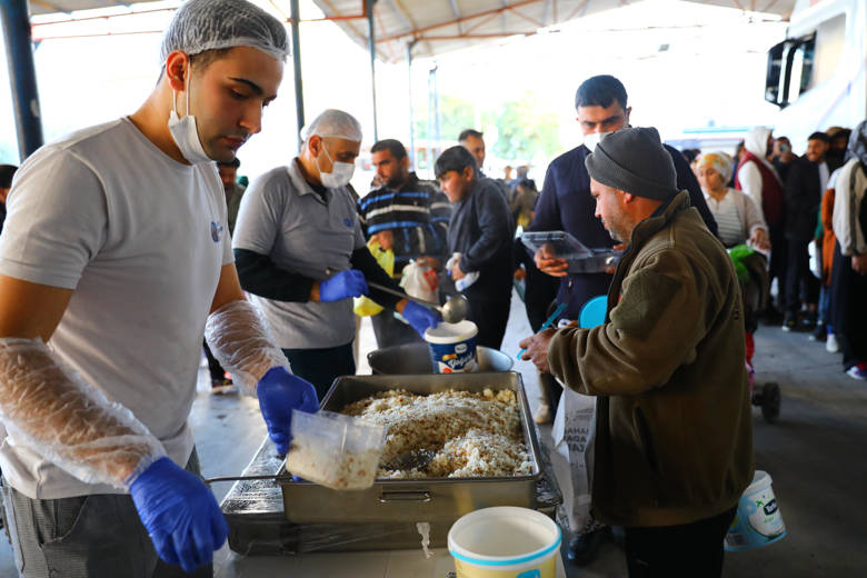 Alanya ve Manavgat'ta da İftar Sofrası Kuruldu