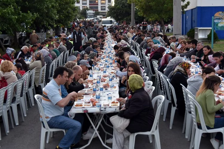 Deprem bölgesinde Ramazan coşkusu