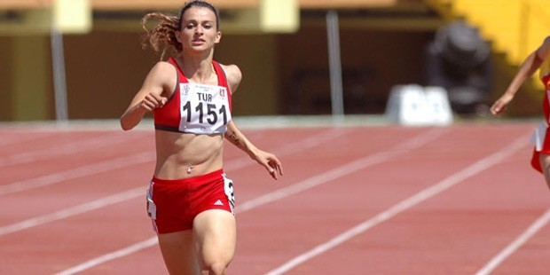 ilk tek Türk kadın atlet unvanına sahip olmuştur