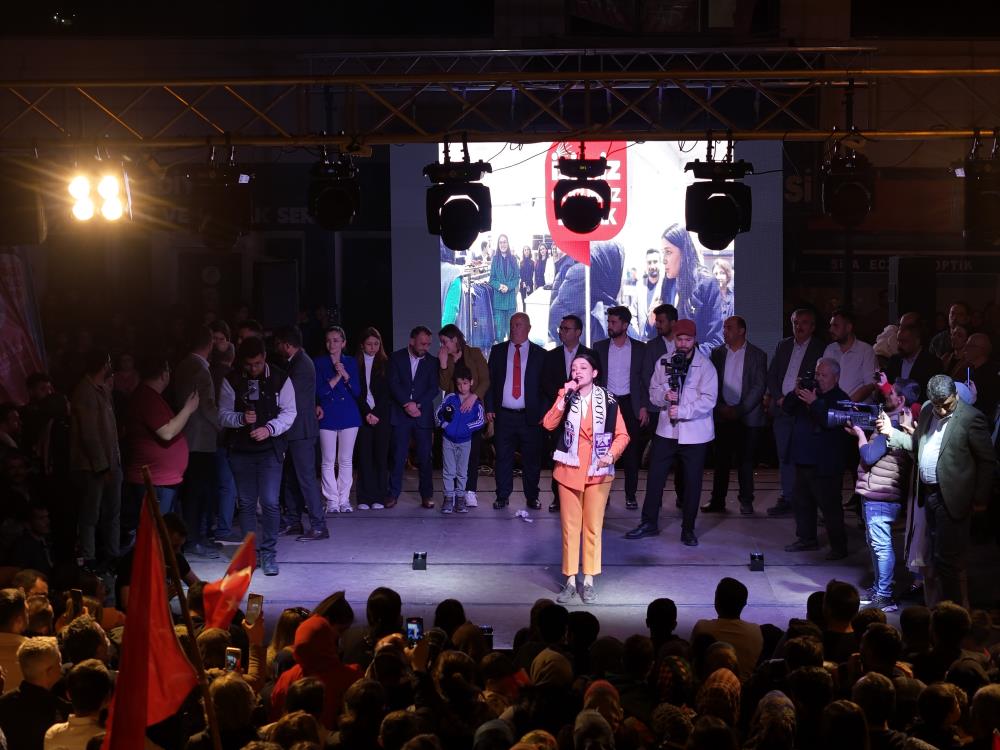 50 yıl sonra gelen zafer ile Burdur’un ilk kadın Belediye Başkanı oldu