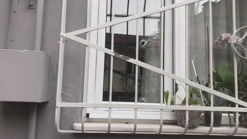 Bursa'da bir kişi zile basıp kapıyı açan olmayınca kurşun yağdırdı!