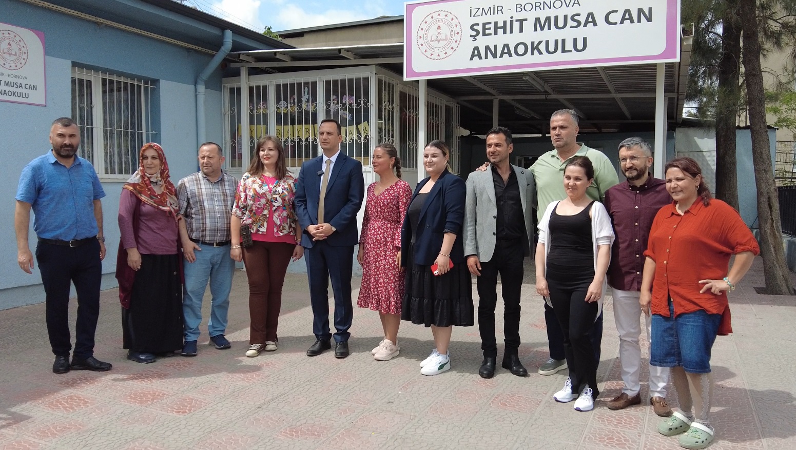 Bornova Belediye Başkanı Ömer Eşki, Yeşilçam Mahallesi’ni Ziyaret Etti.