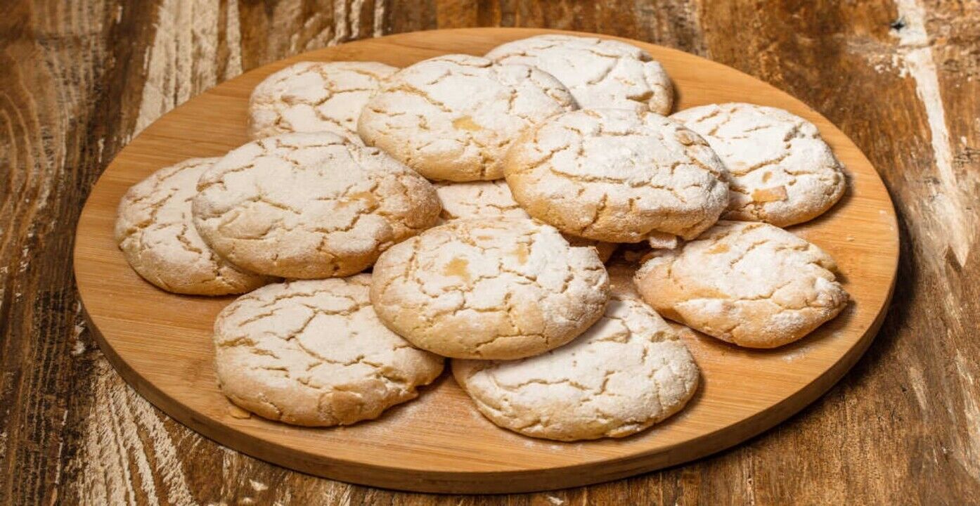 Cayin Kahvenin Yanina Pratik Hazirlanan Bademli Kurabiye Tarifi Ilk Isirikta Agizda Dagiliyor 99829