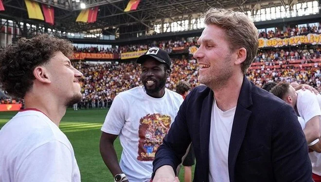 RASMUS ANKERSEN KİMDİR?