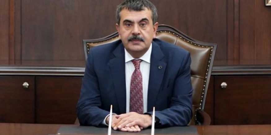 Hayat Kurtaran Ogretmeni Bakan Tekin Tebrik Etti